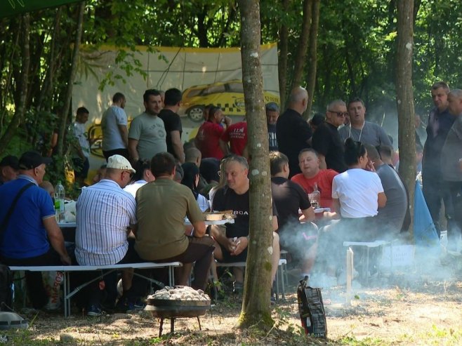 Трећи Озренски фестивал меса у Текућици код Добоја