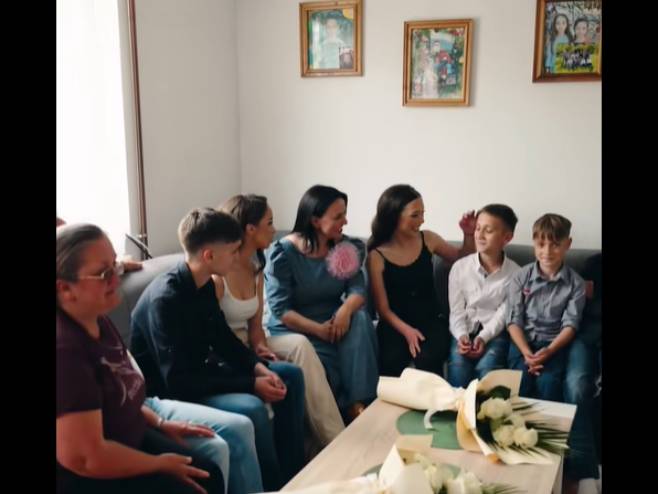 Снежана Ружичић у посјети породици Грабеж Снежана Ружичић у посјети породици Грабеж - Фото: Screenshot
