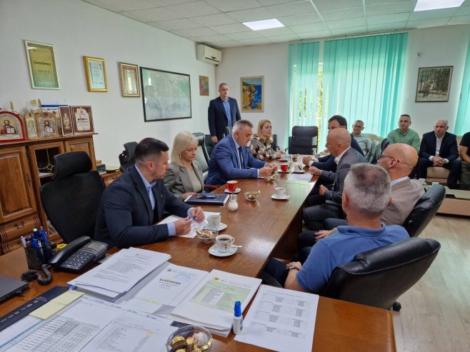 Минић у посјети Шумском газдинству Приједор Минић у посјети Шумском газдинству Приједор - Фото: РТРС