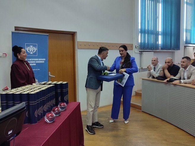 SWOT - награда најбољем студенту - Фото: Уступљена фотографија
