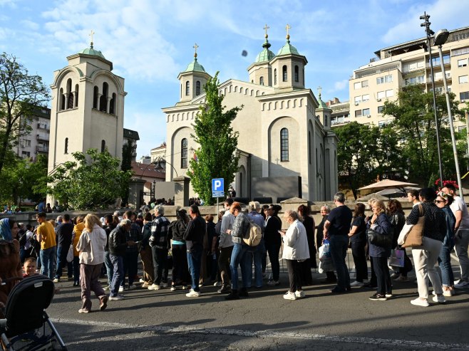 Појасу Пресвете Богородице до сада се поклонило готово 580.000 вјерника (Фото: TANJUG/ RADE PRELIĆ/ nr) - 