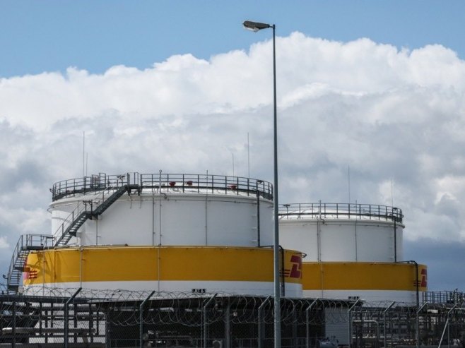 Нафта (фото: EPA/FILIP SINGER) Нафта (фото: EPA/FILIP SINGER) -