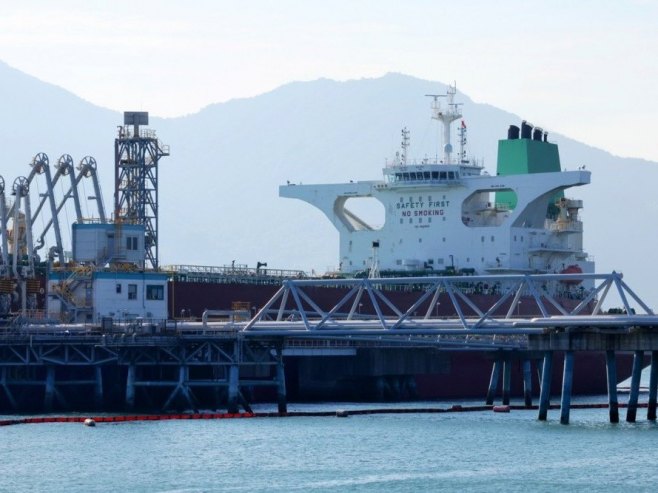 Нафтни танкер (фото: EPA/YONHAP SOUTH KOREA OUT) - 