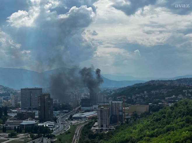 Велики пожар на подручју Сарајева (фото: avaz.ba) Велики пожар на подручју Сарајева (фото: avaz.ba) -