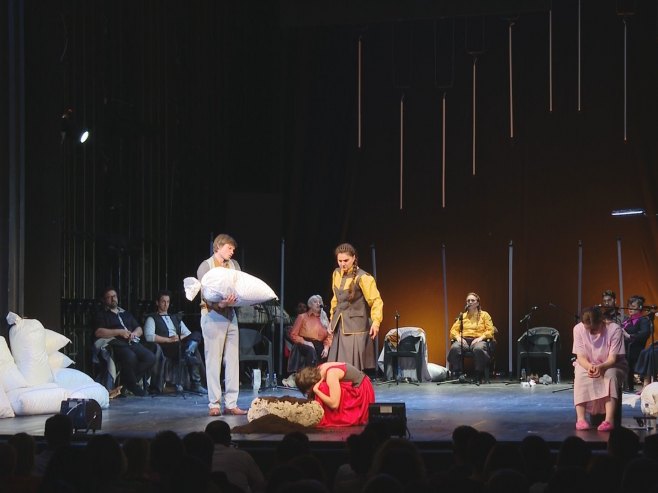 Позоришна представа "Госпа Нола" Позоришна представа "Госпа Нола" - Фото: РТРС