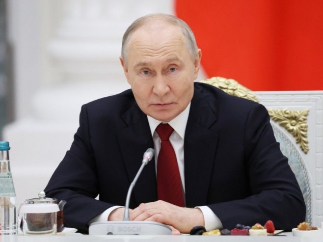 Владимир Путин (Фото: EPA/VYACHESLAV PROKOFYEV) - 