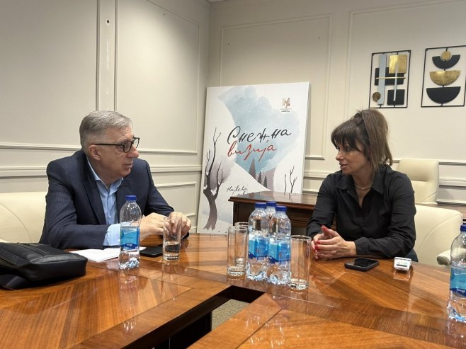 Представништво Српске у Србији поклонило вриједна издања НУБ Српске (ВИДЕО)