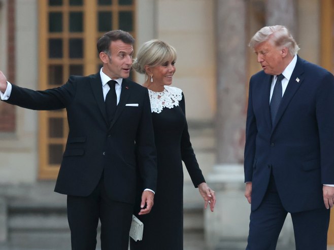Трампова посјета Француској (Фото: EPA/MOHAMMED BADRA) Трампова посјета Француској (Фото: EPA/MOHAMMED BADRA) -