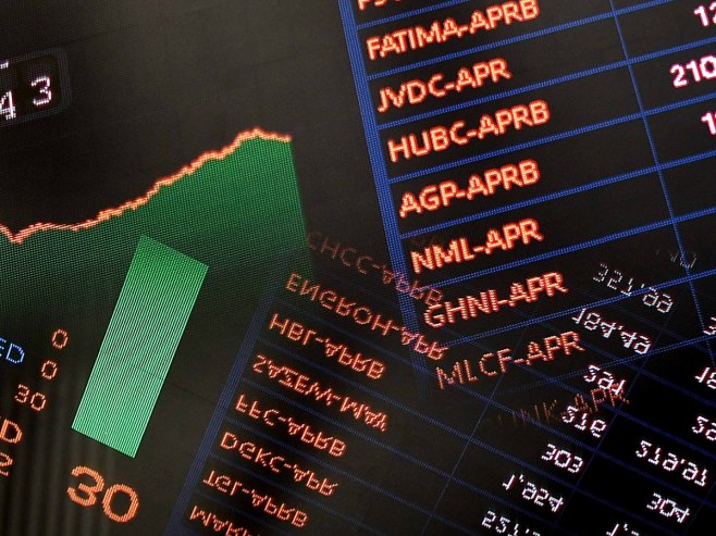 Берза нафте (фото: EPA/SHAHZAIB AKBER) Берза нафте (фото: EPA/SHAHZAIB AKBER) -