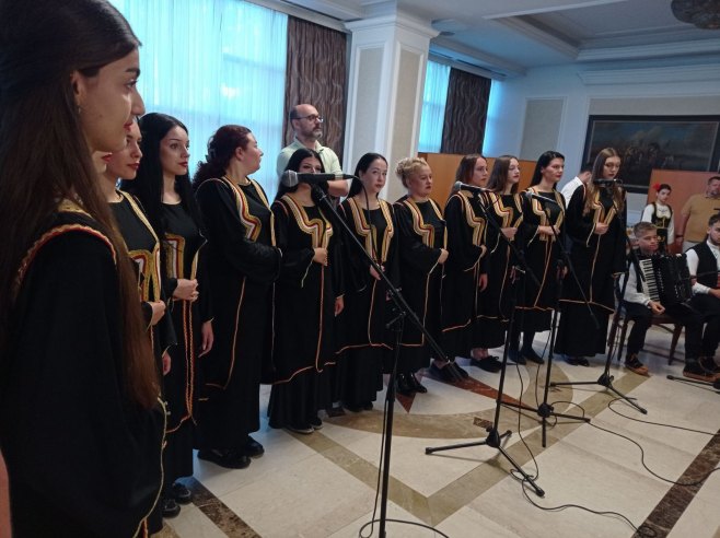 У Влади Српске пријем за дјецу са КиМ: Република Српска увијек уз Србе са Косова и Метохије (ФОТО)
