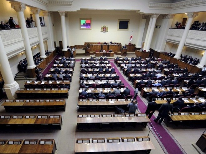 Парламент Грузије (Фото: EPA/IRAKLI GEDENIDZE) - 