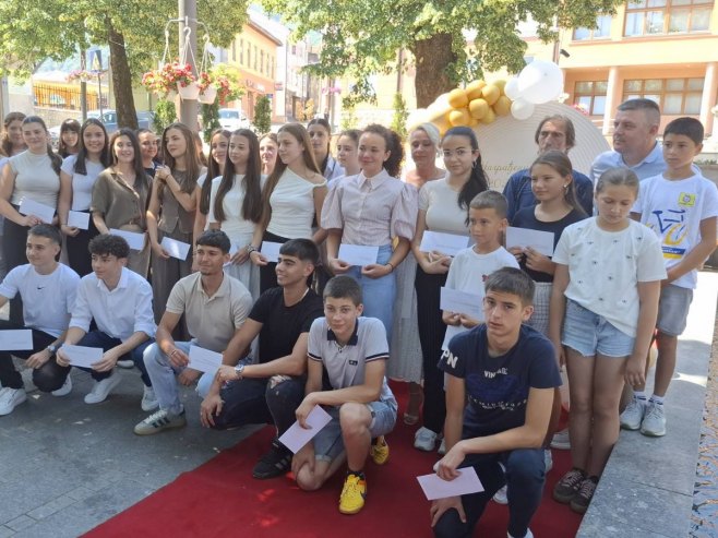 Новчане награде за ђаке Новчане награде за ђаке - Фото: РТРС