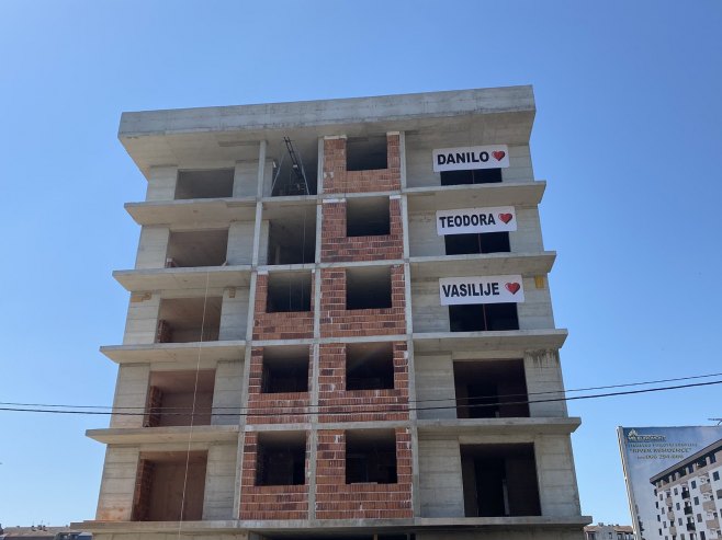 Хуманитарна акција за дјецу страдалог свештеника из Дервенте и његове супруге Хуманитарна акција за дјецу страдалог свештеника из Дервенте и његове супруге - Фото: РТРС
