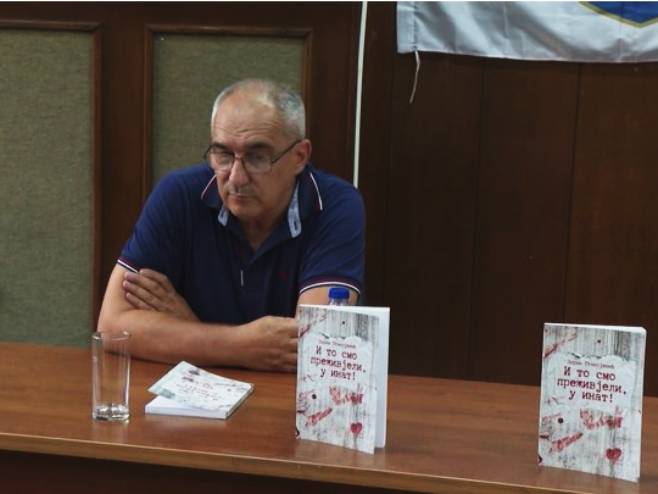 Представљена књига "И то смо преживјели, у инат" Зорана Станојевића - Фото: РТРС