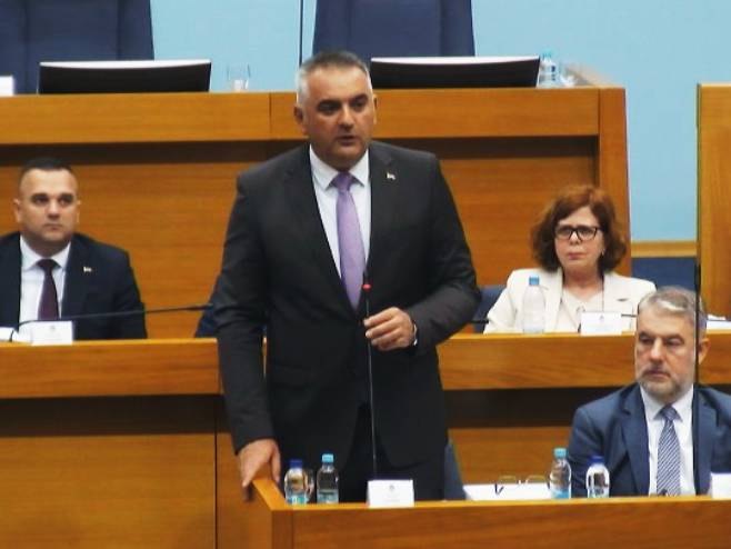 Минић: 9. јануара Милорад Додик обратиће се као предсједник Владе Српске
