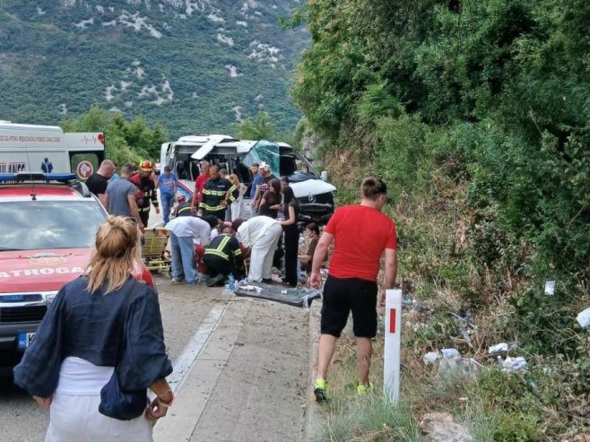 Саобраћајна несрећа (фото: viber/patrola) Саобраћајна несрећа (фото: viber/patrola) -