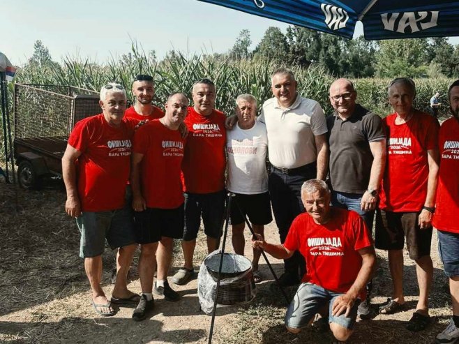 Минић присуствовао "Фишијади" у барском компексу Тишина код Шамца - Фото: Уступљена фотографија