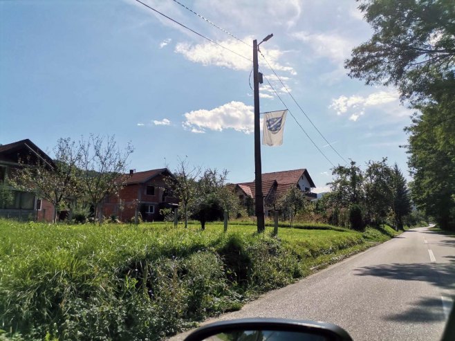 Маглај - ратне заставе такозване Армије БиХ - Фото: СРНА