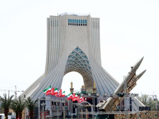 Иран (Фото: EPA/ABEDIN TAHERKENAREH RESTRICTIONS) - 