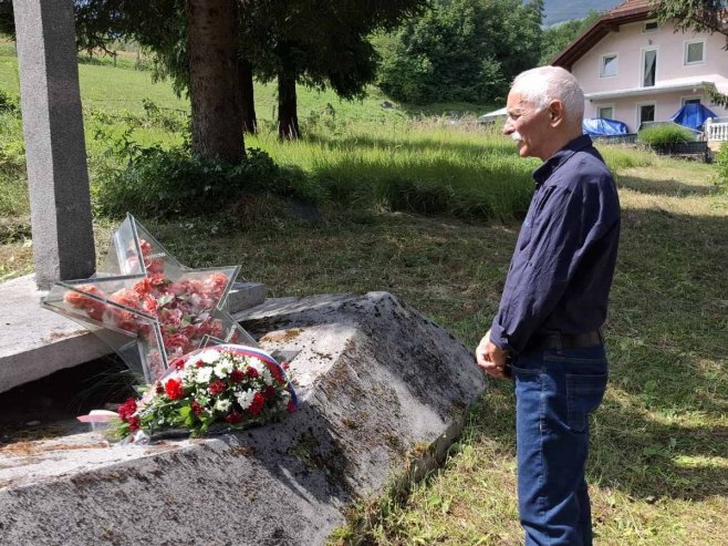 Дан устанка, полагање вијенаца - Партизанско гробље Касимовац - Фото: РТРС