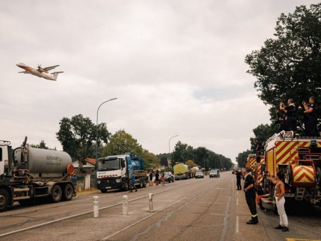 Пожари у Француској (фото: EPA/LAURENT PERPIGNA) - 