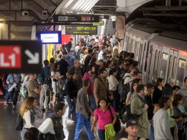 Метро (фото: EPA/MARTA PEREZ) - 