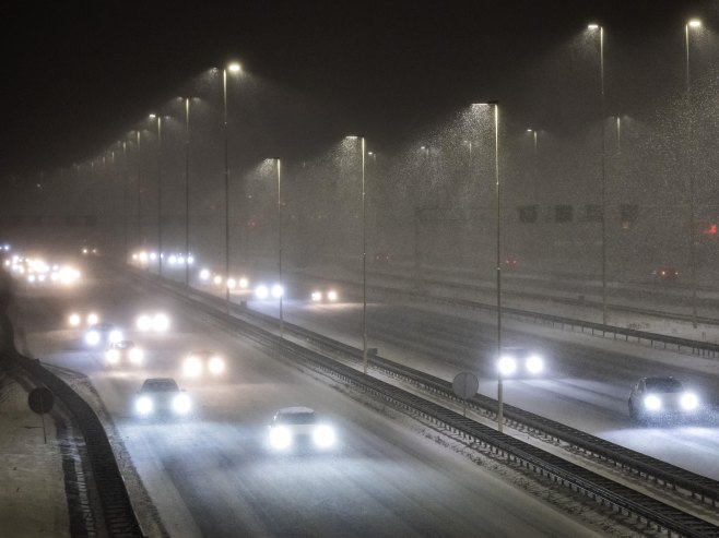 Ауто - пут илустрација (Фото: EPA/ROBIN VAN LONKHUIJSEN) - 