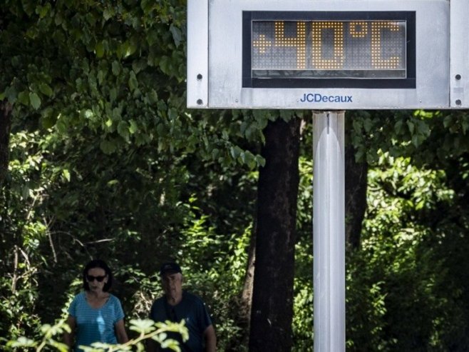 Топлотни талас (фото: EPA/JAVIER ETXEZARRETA - илустрација) Топлотни талас (фото: EPA/JAVIER ETXEZARRETA - илустрација) -