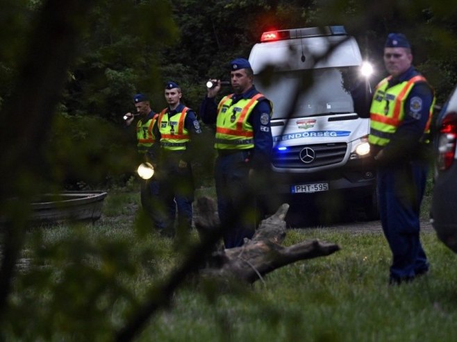 Мађарска полиција (Фото: EPA/Zsolt Szigetvary HUNGARY OUT, илустрација) Мађарска полиција (Фото: EPA/Zsolt Szigetvary HUNGARY OUT, илустрација) -