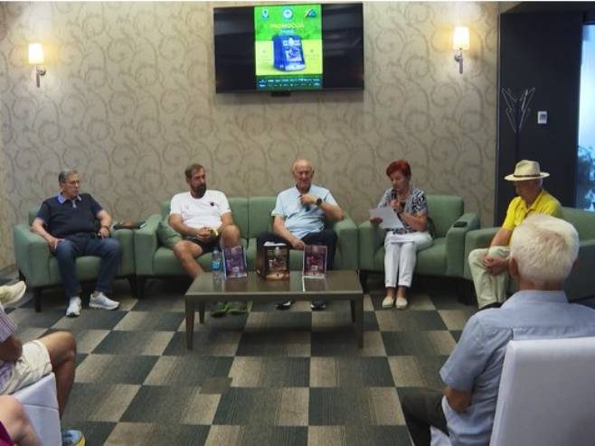 У Добоју промовисана монографија о Абасу Арсланагићу У Добоју промовисана монографија о Абасу Арсланагићу - Фото: РТРС