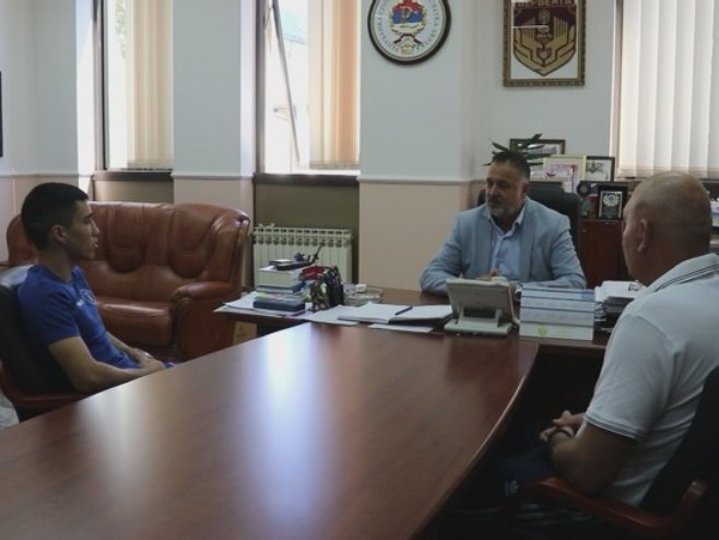 Дервента: Пријем за младог боксера Михајла Ђекића (ВИДЕО)