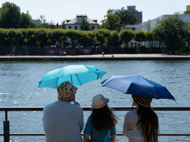 Врућине у Њемачкој (Фото: EPA/MATIAS BASUALDO) - 