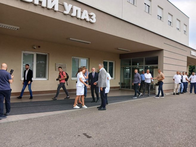 Минић посјетио Болници "Свети Врачеви" у Бијељини; Пуштен у рад нови ЦТ апарат
