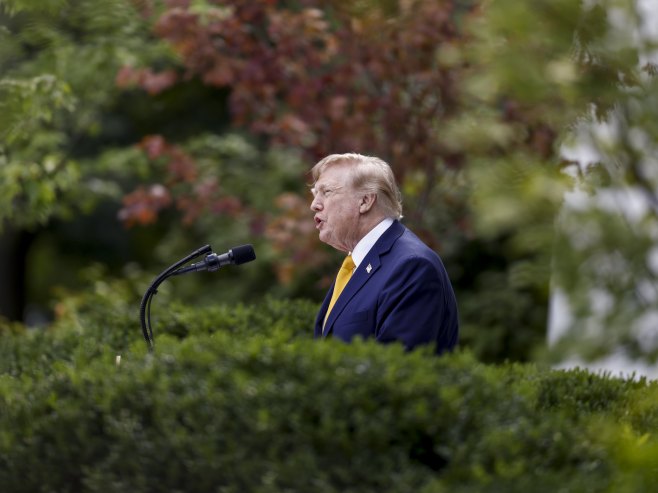 Трамп запријетио снажним ударима на Иран