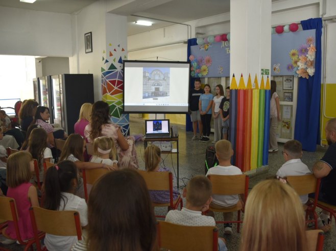 Посјета Основној школи "Бранислав Нушић" Посјета Основној школи "Бранислав Нушић" - Фото: СРНА