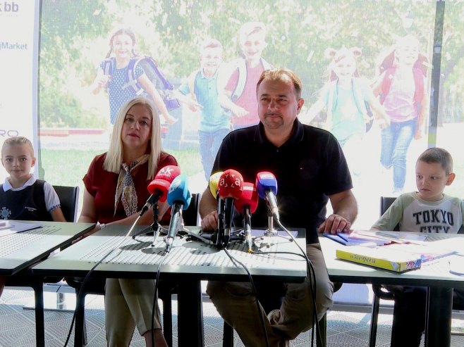 Акција прикупљања школског прибора Акција прикупљања школског прибора - Фото: РТРС
