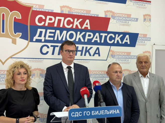 Представници СДС-а - Фото: РТРС