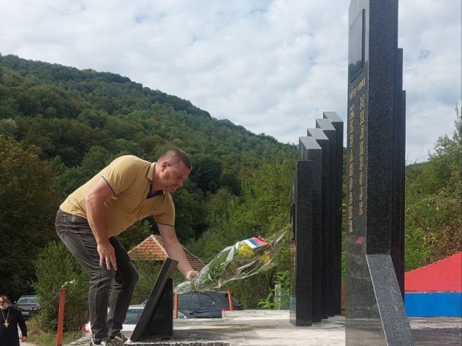 Слапашница код Братунца - парастос Слапашница код Братунца - парастос - Фото: РТРС
