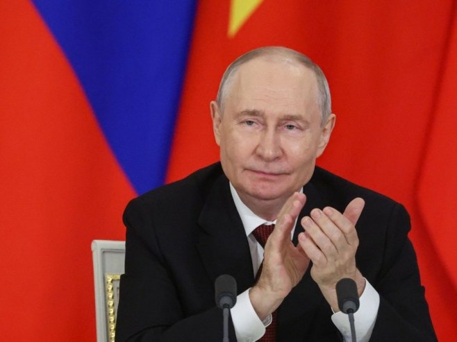 Владимир Путин (Фото: EPA/MAXIM SHIPENKOV) - 