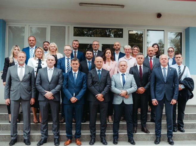 Кострешевић са официрима за везу - Фото: Уступљена фотографија