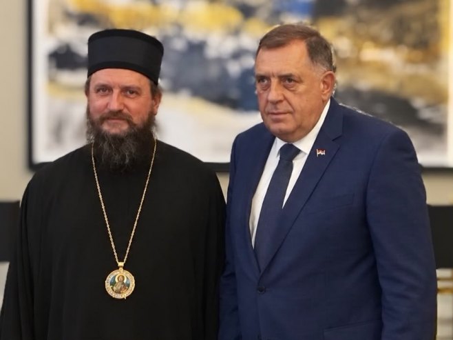 Епископ бихаћко-петровачки Сергије и Милорад Додик (фото:  x.com/MiloradDodik) - 