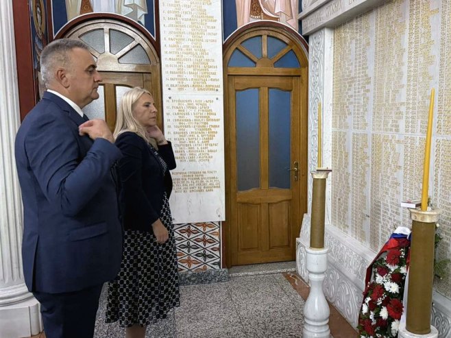 Минић и Цвијановићева у Теслићу Минић и Цвијановићева у Теслићу - Фото: СРНА