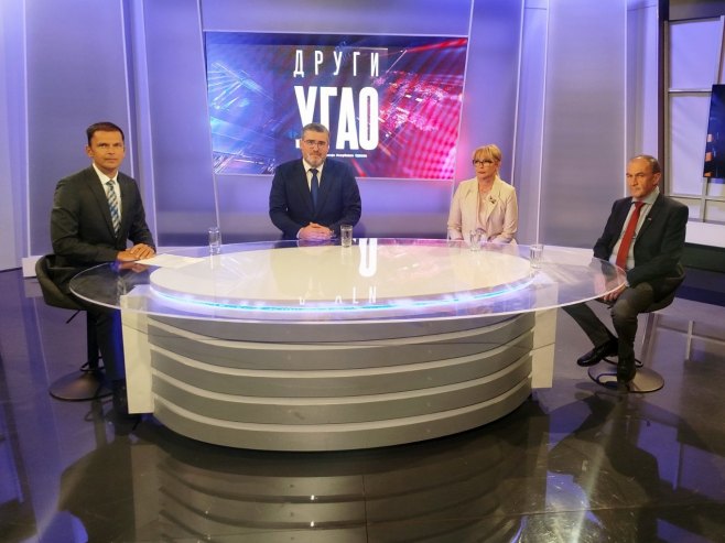 Гости емисије "Други угао" - Фото: РТРС