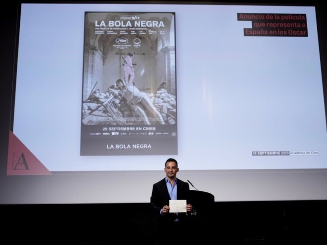 Шпански филм "La Bola Negra" (фото: EPA/Borja Sanchez-Trillo) Шпански филм "La Bola Negra" (фото: EPA/Borja Sanchez-Trillo) -