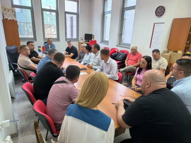 Бегић посјетиo Изборни штаб СДП БиХ у Брчко дистрикту - Фото: Уступљена фотографија