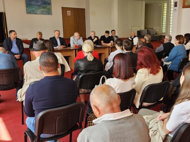У Мркоњић Граду округи сто посвећен покретању и развоју књижевних сусрета