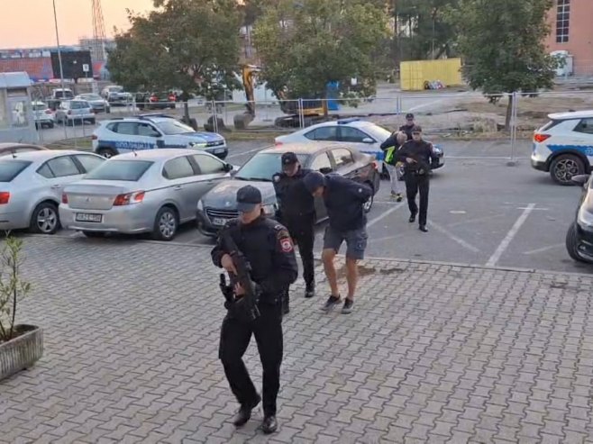 Спровођење ухапшених у полицијској акцији "Тренер" - Фото: РТРС