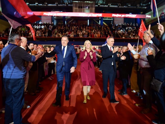 Завршна предизборна трибина СНСД-а: Једини циљ јака и стабилна Република Српска (ФОТО)