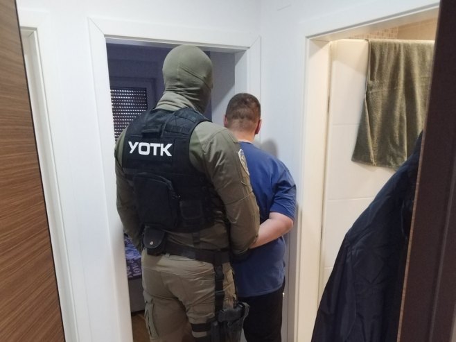 У Добоју лишен слободе Црногорац са Интерполове потјернице У Добоју лишен слободе Црногорац са Интерполове потјернице - Фото: Уступљена фотографија