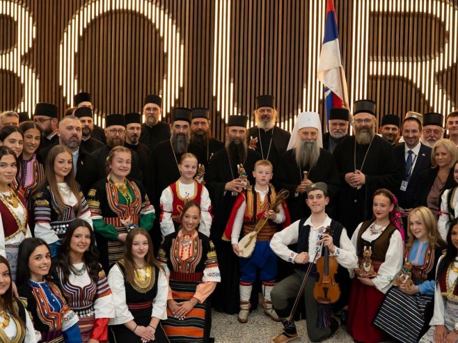 Патријарх Порфирије дочекан на аеродрому у Мелбурну (Фото: СЦ) - 